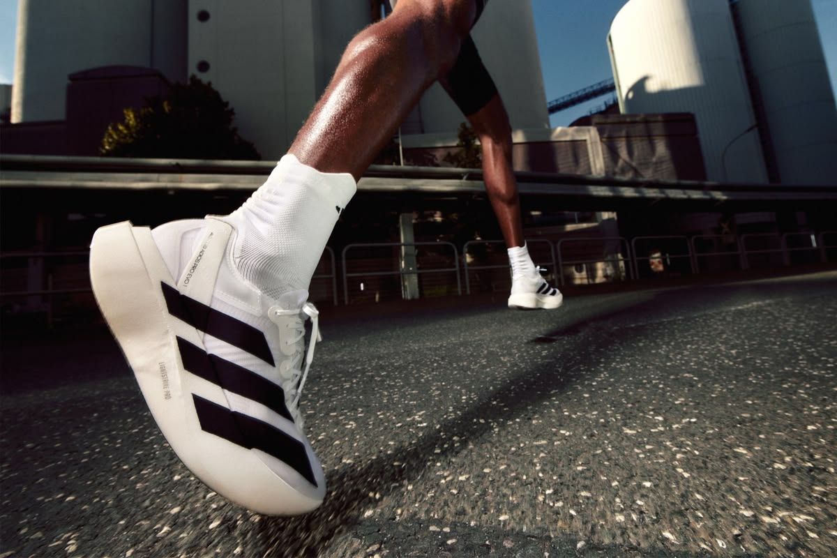Sepatu Lari Adidas
